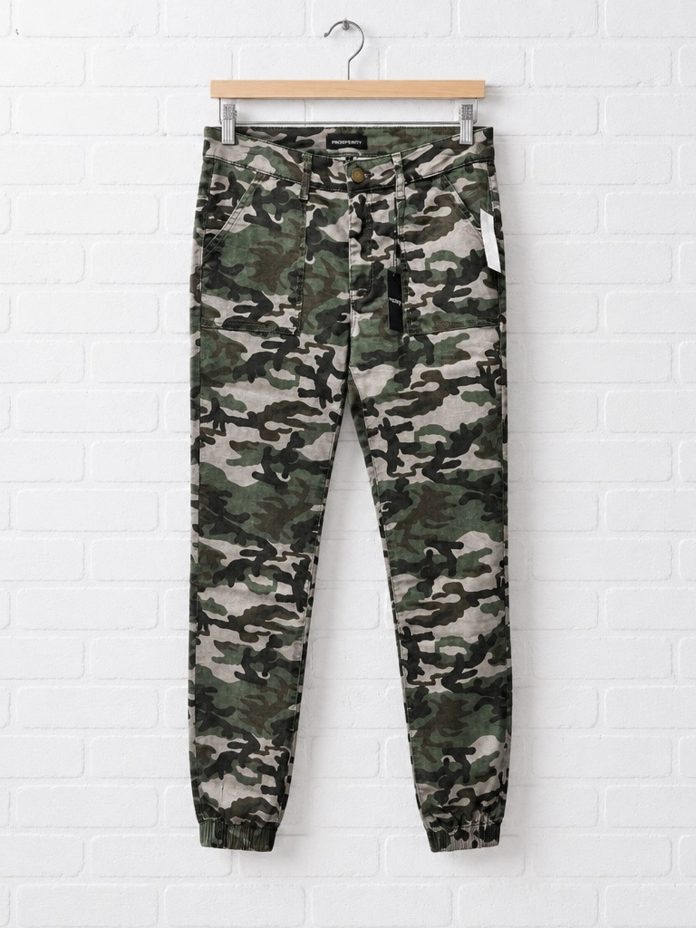 NWT Prosperity Denim Women’s Camo Denim Joggers Pants - Size L - Picture 2 of 10